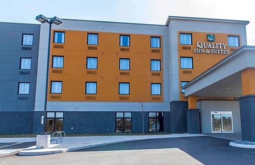 Kingston Hotel | 2-Star Hotel ∙ Quality Inn & Suites Kingston
