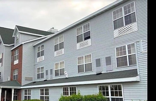 Port Washington Hotel | 2-Star Hotel ∙ Port Wisconsin Inn and Suites