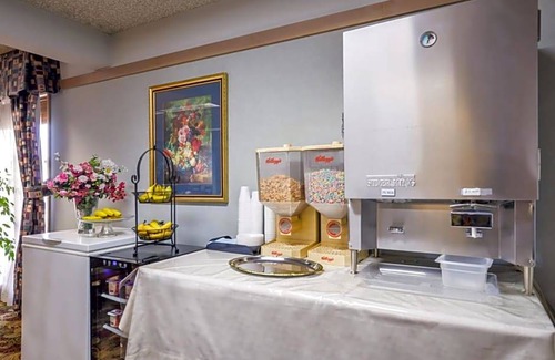 Phoenix Hotel | 2-Star Hotel ∙ Americas Best Value Inn - Phoenix / Ashland