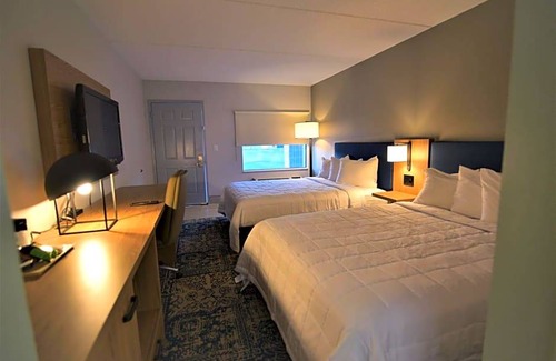 Pine Grove Hotel | 2-Star Hotel ∙ Baymont by Wyndham Pine Grove