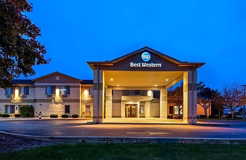 Fostoria Hotel | 2-Star Hotel ∙ Best Western Fostoria Inn & Suites