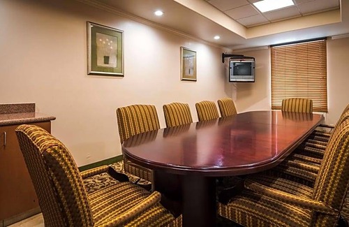 Tehachapi Hotel | 2-Star Hotel ∙ Best Western Plus Country Park Hotel