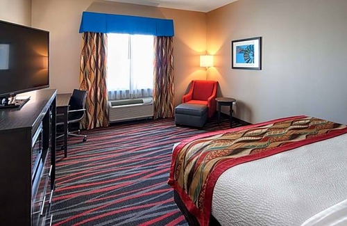 North by Northwest Hotel | 2-Star Hotel ∙ Best Western Plus Tech Medical Center Inn