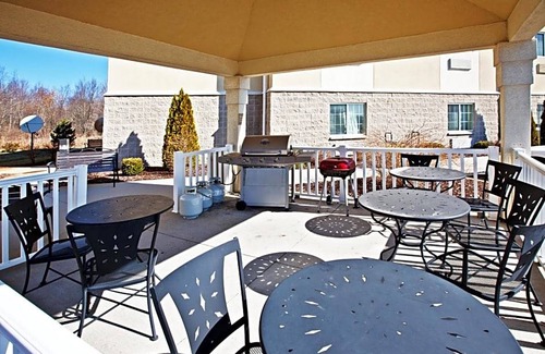 Elkhart Hotel | 2-Star Hotel ∙ Candlewood Suites Elkhart, an IHG Hotel