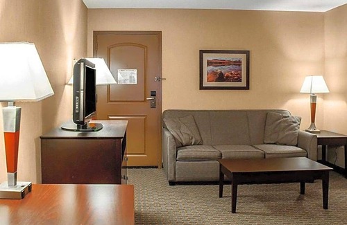 Watertown Hotel | 2-Star Hotel ∙ Comfort Inn & Suites Watertown