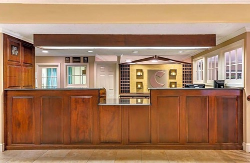 Rockland Hotel | 2-Star Hotel ∙ Comfort Inn Rockland - Boston