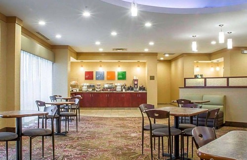 Cicero Hotel | 2-Star Hotel ∙ Comfort Suites Cicero - Syracuse North