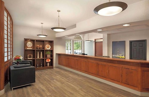 Guelph Hotel | 2-Star Hotel ∙ Days Inn by Wyndham Guelph