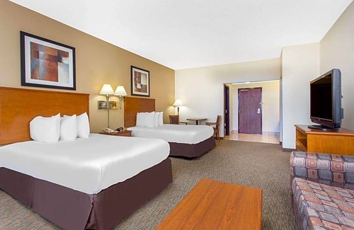 Phenix City Hotel | 2-Star Hotel ∙ Days Inn by Wyndham Phenix City Near Fort Benning