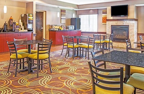 Brewerton Hotel | 2-Star Hotel ∙ Days Inn by Wyndham Brewerton/ Syracuse near Oneida Lake
