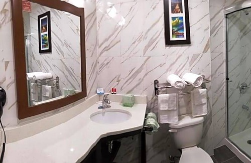 Flatlands Hotel | 2-Star Hotel ∙ Days Inn by Wyndham Brooklyn Marine Park