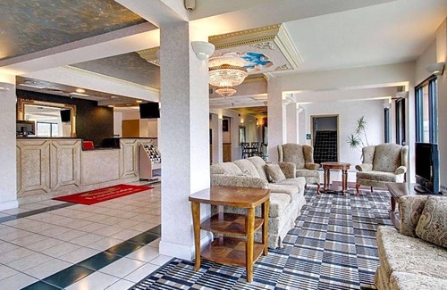 Diamondhead Hotel | 2-Star Hotel ∙ Econolodge Inn & Suites