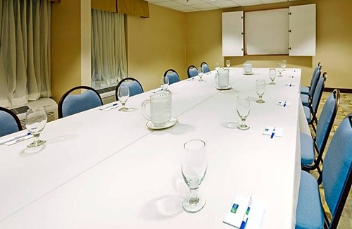 Wilkes-Barre Hotel | 2-Star Hotel ∙ Holiday Inn Express Wilkes Barre East, an IHG Hotel