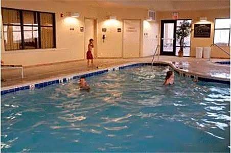 Green River Hotel | 2-Star Hotel ∙ Hampton Inn & Suites Green River