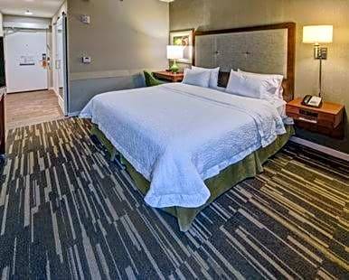 Charlottesville Hotel | 2-Star Hotel ∙ Hampton Inn Charlottesville