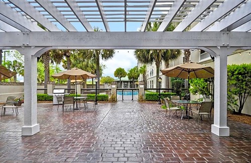 West Ashley Hotel | 2-Star Hotel ∙ Hampton Inn & Suites Charleston-West Ashley