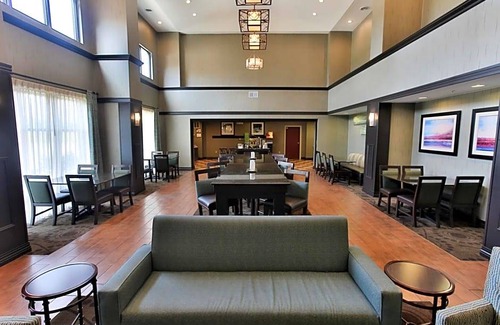 Middlebury Hotel | 2-Star Hotel ∙ Hampton Inn & Suites Middlebury