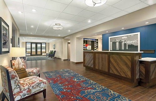 Penn Yan Hotel | 2-Star Hotel ∙ Hampton Inn Penn Yan, NY