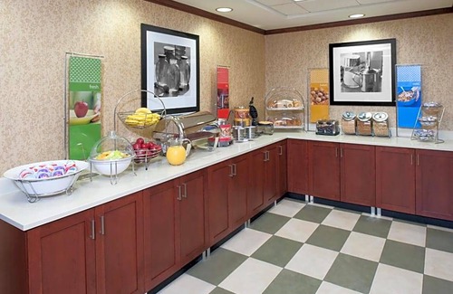 Kokomo Hotel | 2-Star Hotel ∙ Hampton Inn & Suites Kokomo