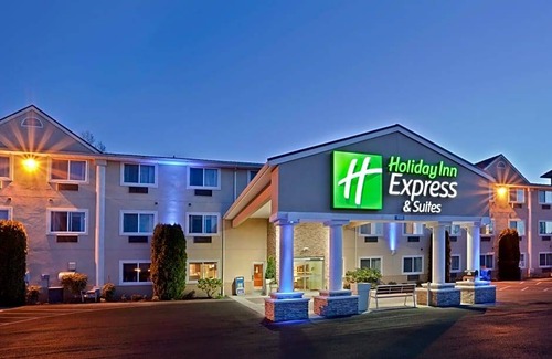 Burlington Hotel | 2-Star Hotel ∙ Holiday Inn Express Hotels & Suites Burlington, an IHG Hotel