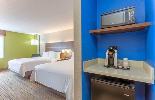 Scottsburg Hotel | 2-Star Hotel ∙ Holiday Inn Express Scottsburg, an IHG Hotel