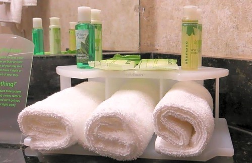 Corvallis Hotel | 2-Star Hotel ∙ Holiday Inn Express Corvallis-On the River, an IHG Hotel