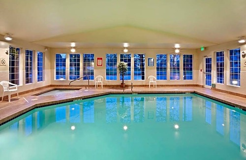 Corvallis Hotel | 2-Star Hotel ∙ Holiday Inn Express Corvallis-On the River, an IHG Hotel