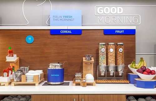 Elizabeth Hotel | 2-Star Hotel ∙ Holiday Inn Express - Newark Airport - Elizabeth, an IHG Hotel