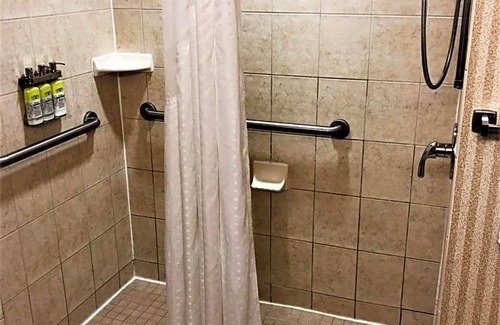 North Syracuse Hotel | 2-Star Hotel ∙ Holiday Inn Express Syracuse Airport, an IHG Hotel
