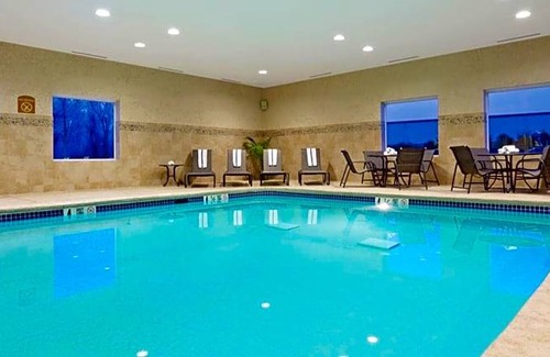 Evansville Hotel | 2-Star Hotel ∙ Holiday Inn Express Evansville - West, an IHG Hotel