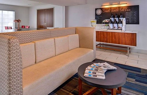 Westley Hotel | 2-Star Hotel ∙ Holiday Inn Express Westley, an IHG Hotel