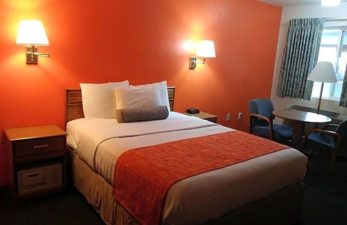 Roseburg Hotel | 2-Star Hotel ∙ Howard Johnson by Wyndham Roseburg