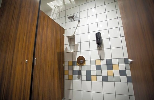 Shaftesbury Hotel | 2-Star Hotel ∙ PubLove @ The Crown, Battersea