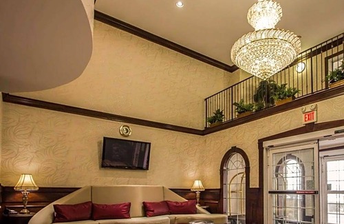 Industry Hotel | 2-Star Hotel ∙ Quality Suites NYC Gateway