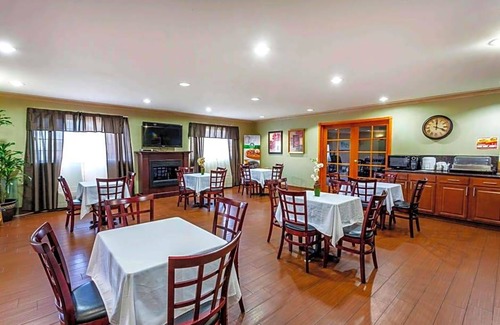 Arlington Hotel | 2-Star Hotel ∙ Quality Inn Arlington