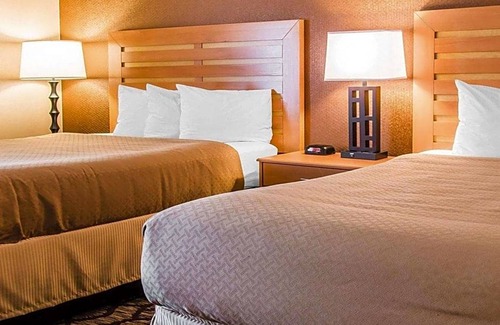 Warren Hotel | 2-Star Hotel ∙ Quality Inn & Suites Warren - Detroit