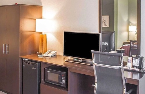 Roseburg Hotel | 2-Star Hotel ∙ Sleep Inn & Suites Roseburg North Near Medical Center