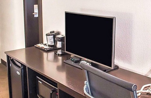 Roseburg Hotel | 2-Star Hotel ∙ Sleep Inn & Suites Roseburg North Near Medical Center