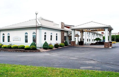 Watertown Hotel | 2-Star Hotel ∙ Travelodge by Wyndham Watertown