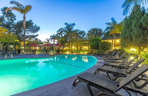 Santa Barbara Hotel | 2-Star Hotel ∙ Ramada by Wyndham Santa Barbara