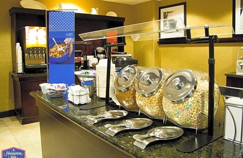 Tropic Hotel | 2-Star Hotel ∙ Hampton Inn Melbourne-Viera