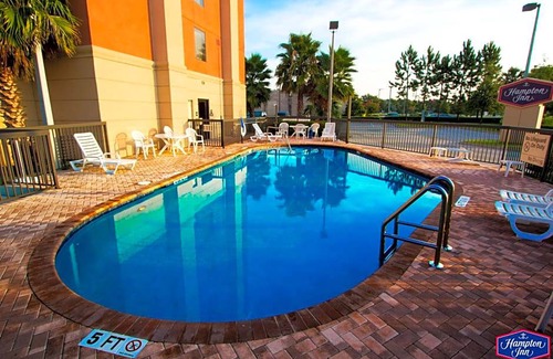 Tropic Hotel | 2-Star Hotel ∙ Hampton Inn Melbourne-Viera