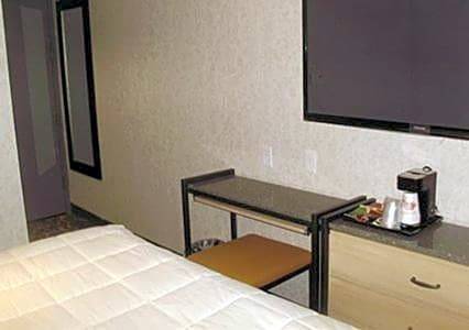 Rochdale Hotel | 2-Star Hotel ∙ Rodeway Inn Near JFK Airport