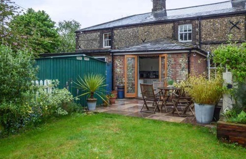 Wymondham House | 2 Station Cottages