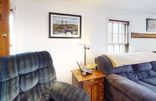 Rochester Apartment | 2-story riverfront apt with mountain views, firepit, 2 canoes, hammock, & AC