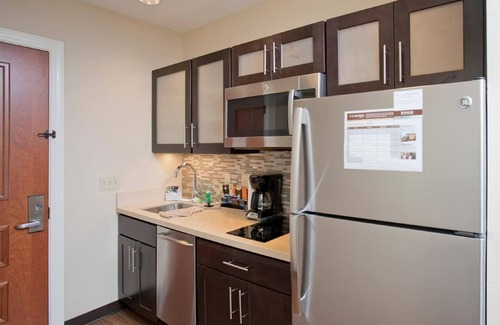Downtown Baltimore Hotel | 2 Unique Suites w/Kitchen in Restored 1904 Landmark Near Museums