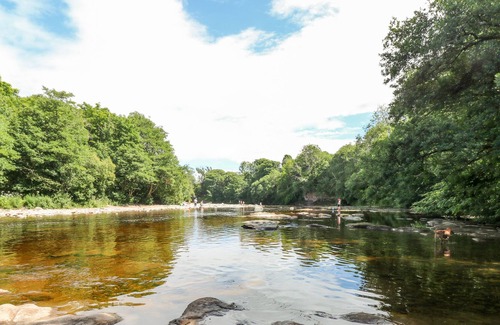 Edzell Cottage | 20 DOUNE COTTAGE, pet friendly, with hot tub in Edzell