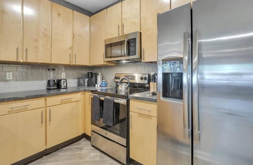 Southside Apartment | 20% Off The Jax Luxe Pad