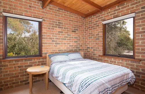 Silverleaves House | 20 Shearwater Drive, Silverleaves - set in peaceful surroundings