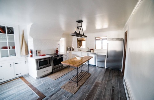 Milford Other | 200-Acre Mountain Retreat w/House, Cottage & Pool